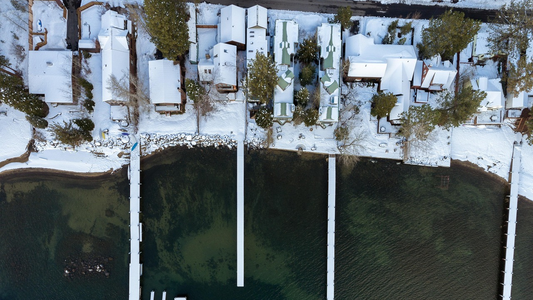 Dealing with snow loads in shipping container construction in Canada